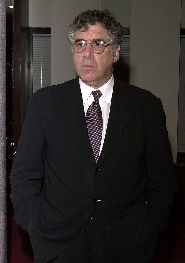 Elliott Gould arrives at annual Literacy In Media Awards November 2, 2001 | Photo: GettyImages
