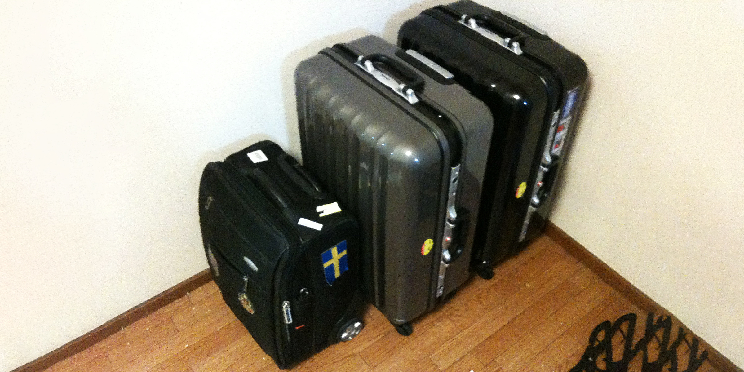 Three luggage bags | Source: Flickr.com/ (CC BY 2.0) by kalleboo