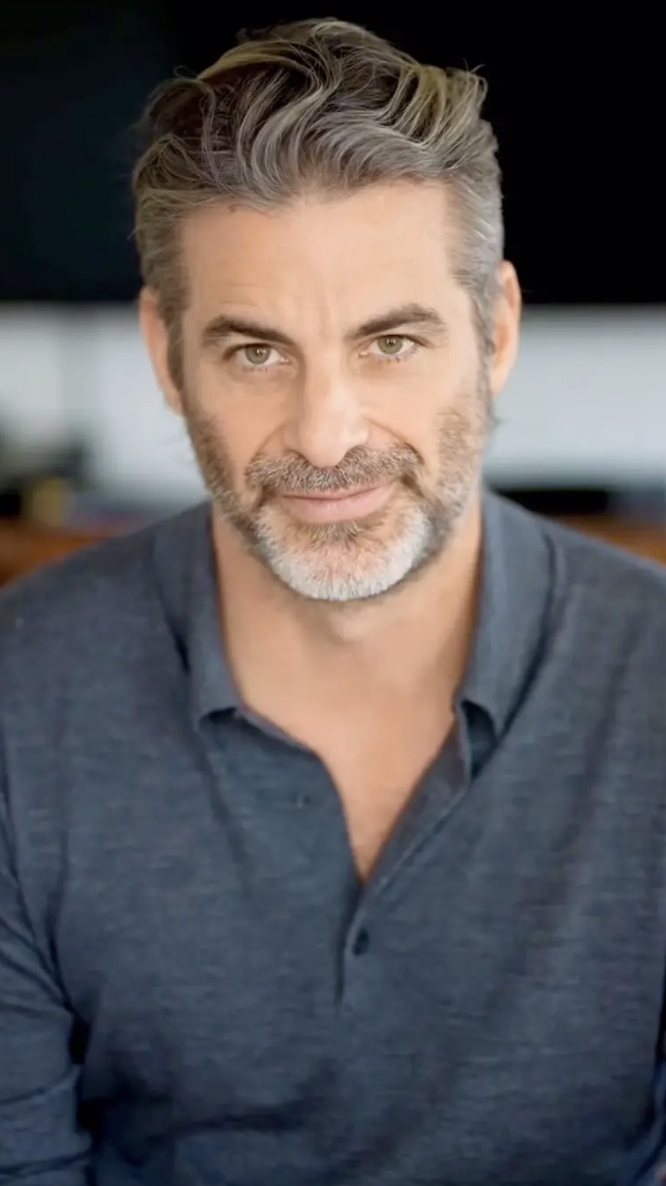 A still from one of Jim Curtis’ insightful reels on attracting love and easing anxiety, shared on June 4, 2025 | Source: Instagram/jimcurtis1