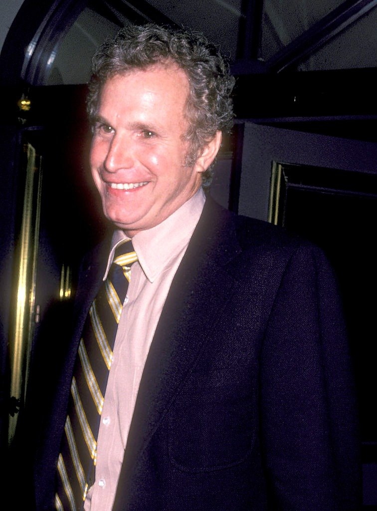  Actor Wayne Rogers  dines at Jimmys' Restaurant in Beverly Hlils, California on January 28, 1981 | Photo: Getty Images