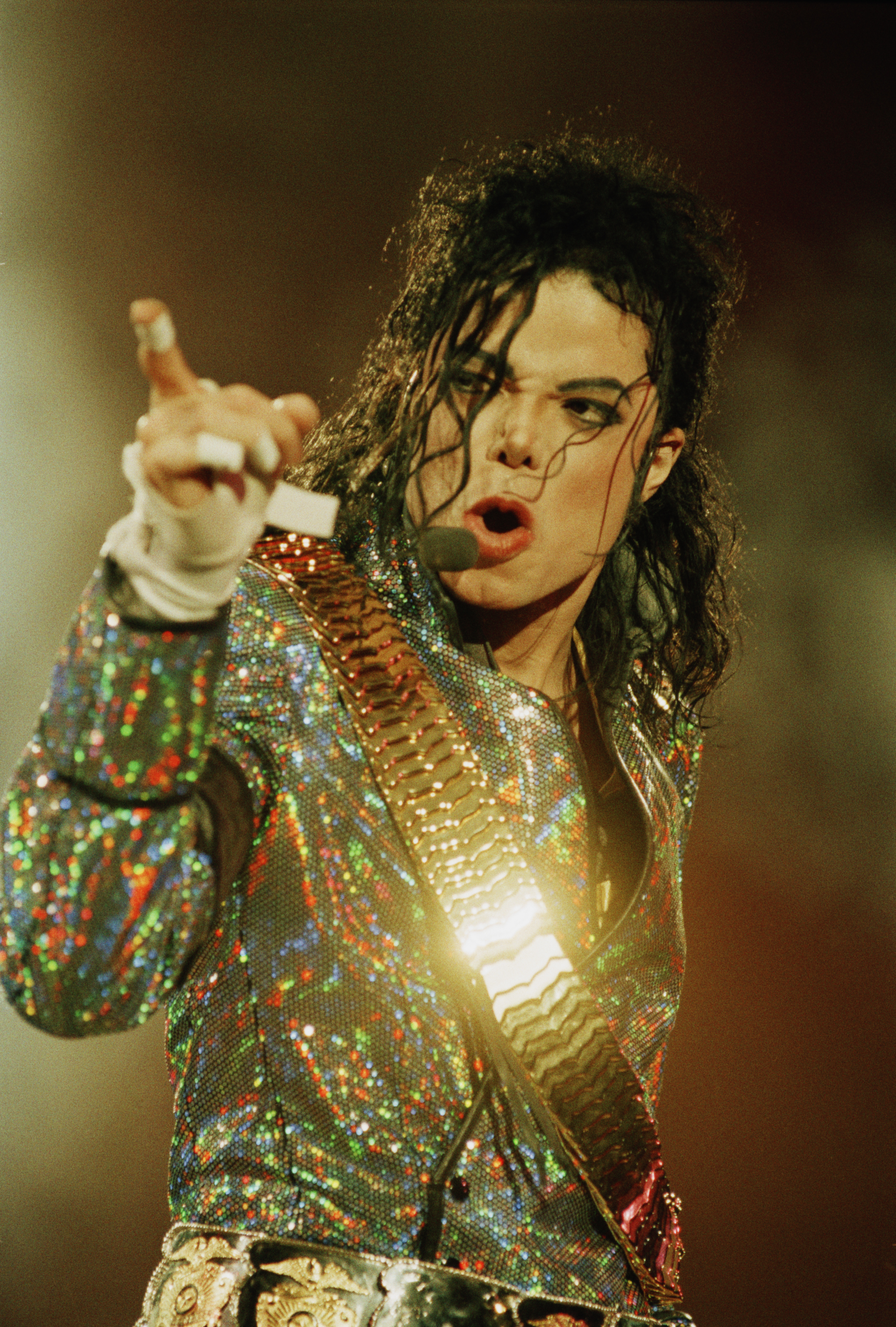 Michael Jackson performing at Wembley Stadium in London on July 30, 1992 | Source: Getty Images
