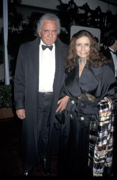 Johnny Cash and June Carter Cash at the 53rd Annual Golden Globe Awards. | Photo: Getty Images