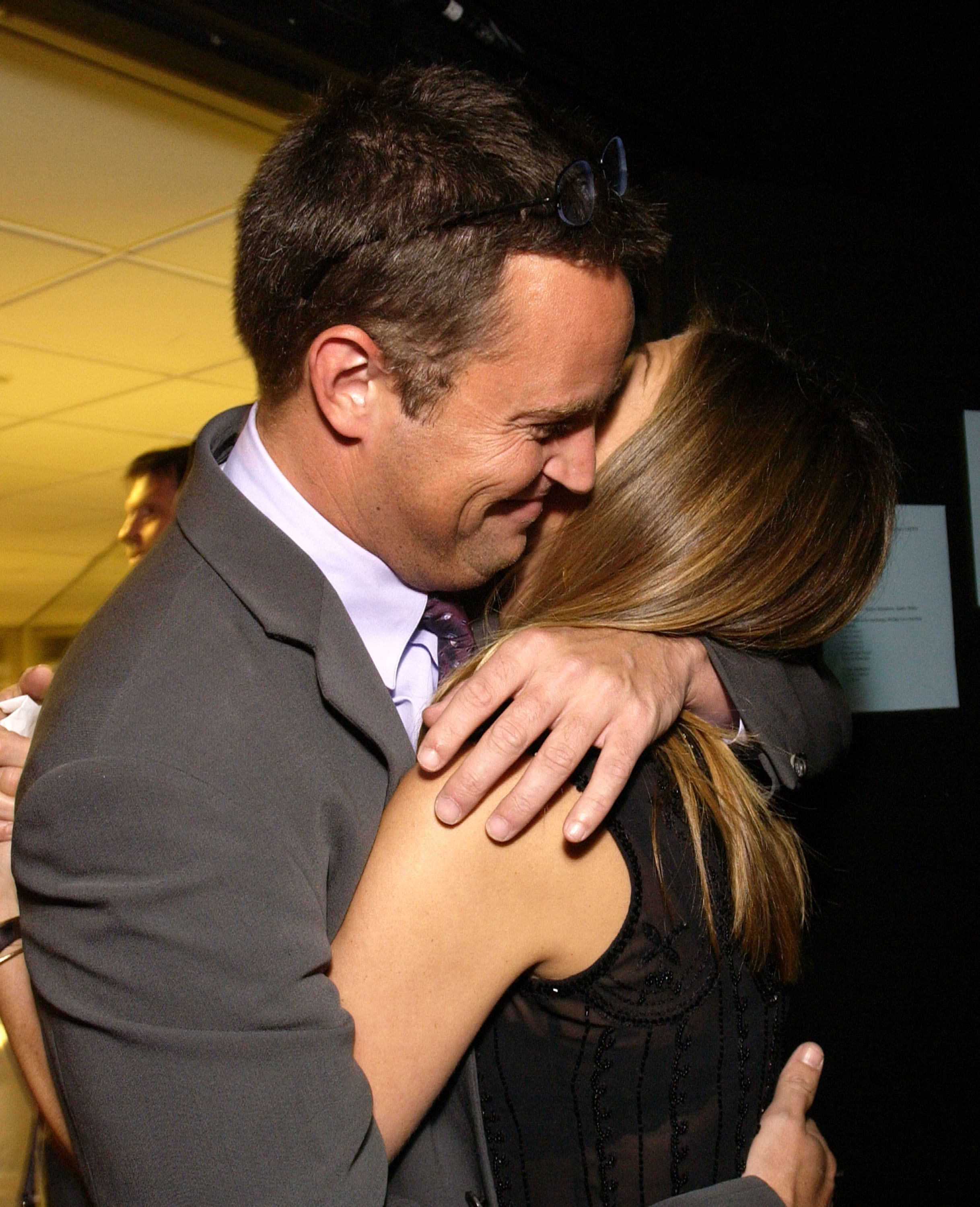 Jennifer Aniston & Matthew Perry  in California in 2002 | Source: Getty Images