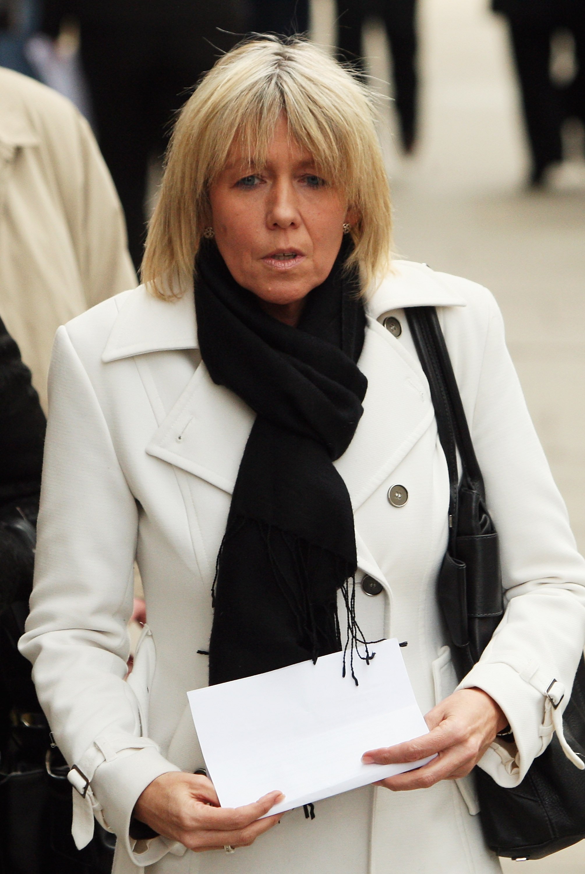 Robert Knox's mother, Sally Knox outside the Old Bailey on March 4, 2009 in London, England  | Photo: Getty Images