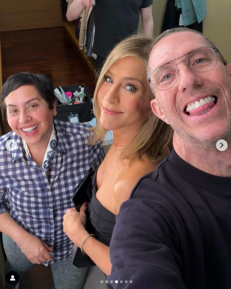 Jennifer Aniston posing for a picture with her team posted on February 21, 2024 | Source: Instagram/jenniferaniston