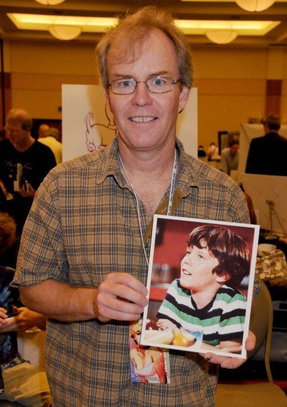 Mike Lookinland of "The Brady Bunch" at the The Hollywood Collectors & Celebrities Show on July 18, 2009 | Photo: Getty Images