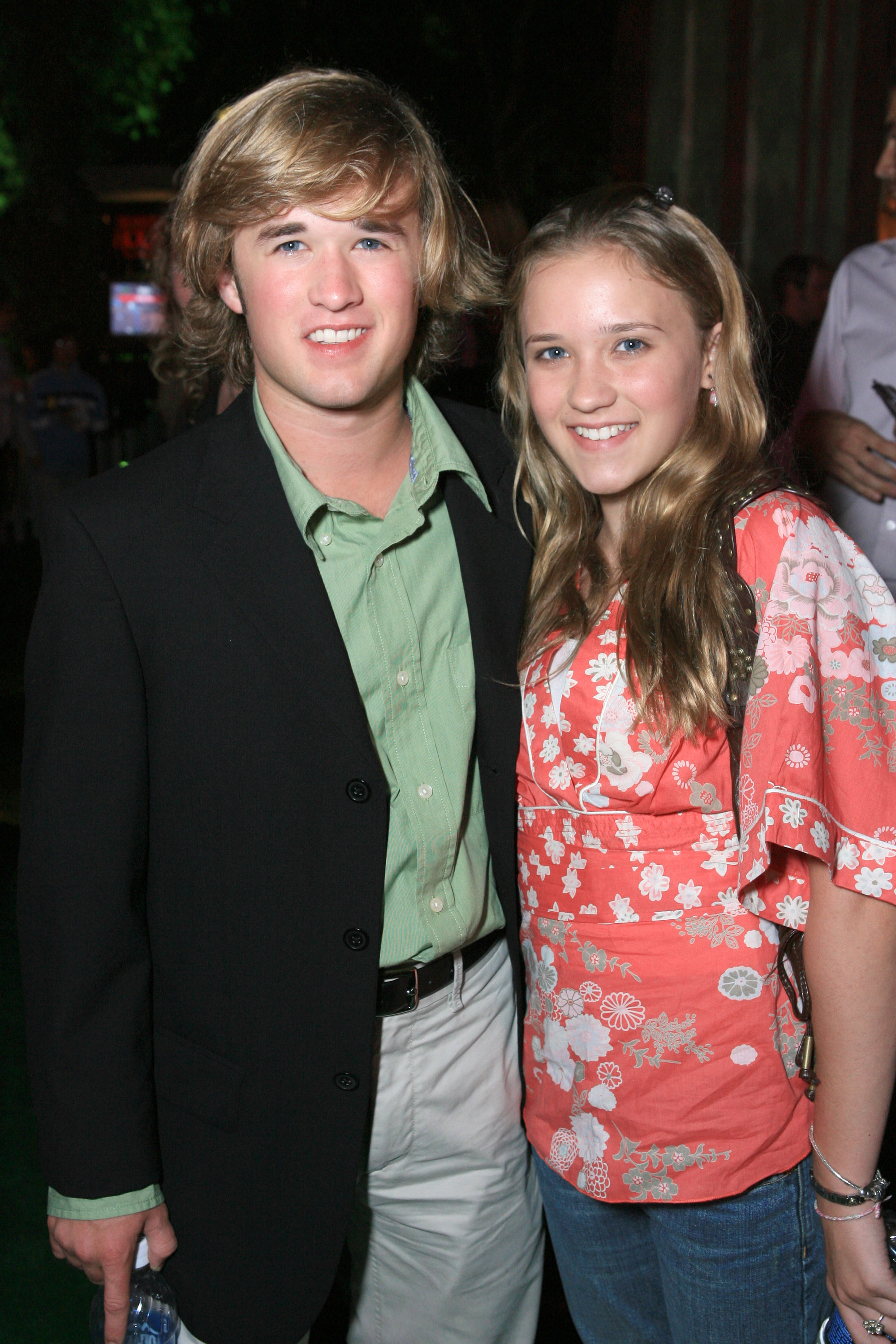 Haley and Emily Osment at the "Monster House" premiere afterparty in Westwood, California, in 2006. | Source: Getty Images