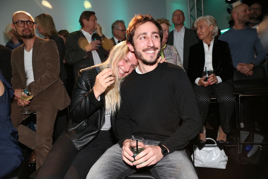 Maria Vogel, Tochter von Jürgen Vogel, und ihr Freund Benedikt | Quelle: Getty Images