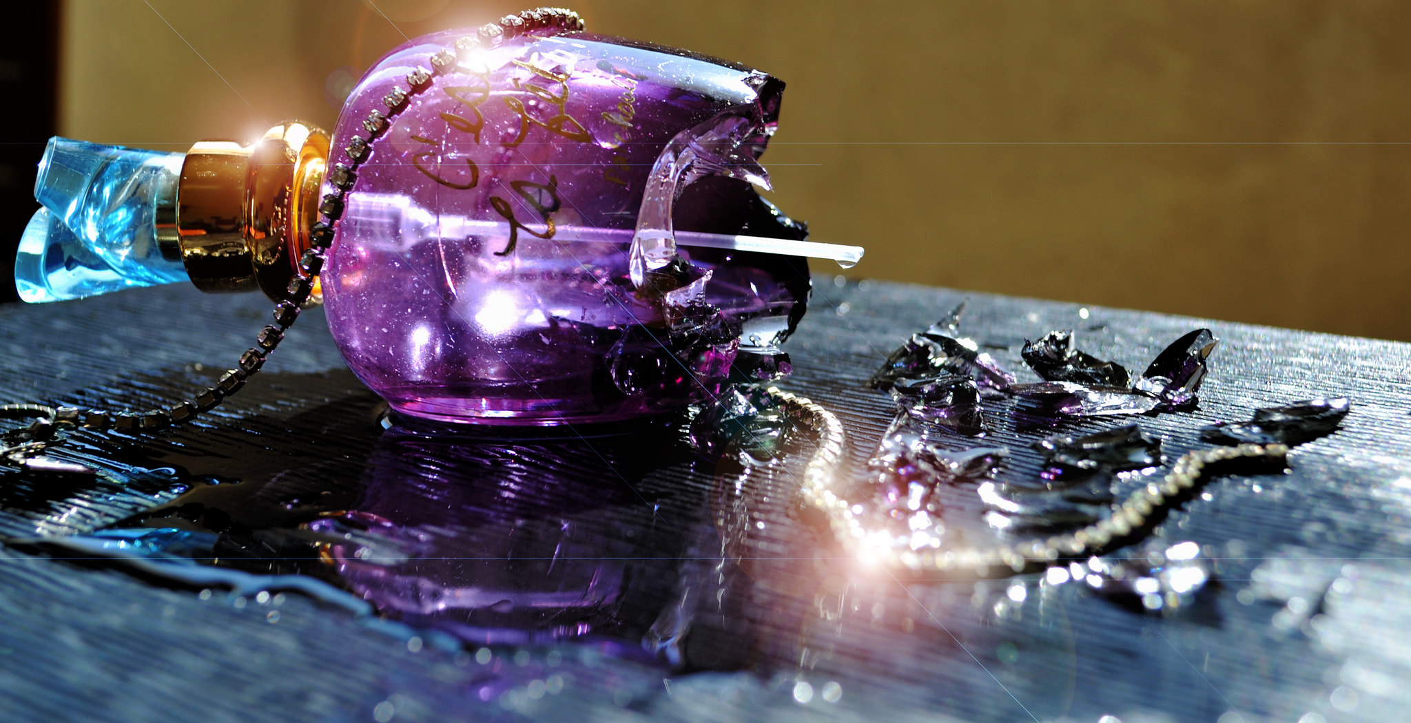 Broken perfume bottle | Source: Flickr