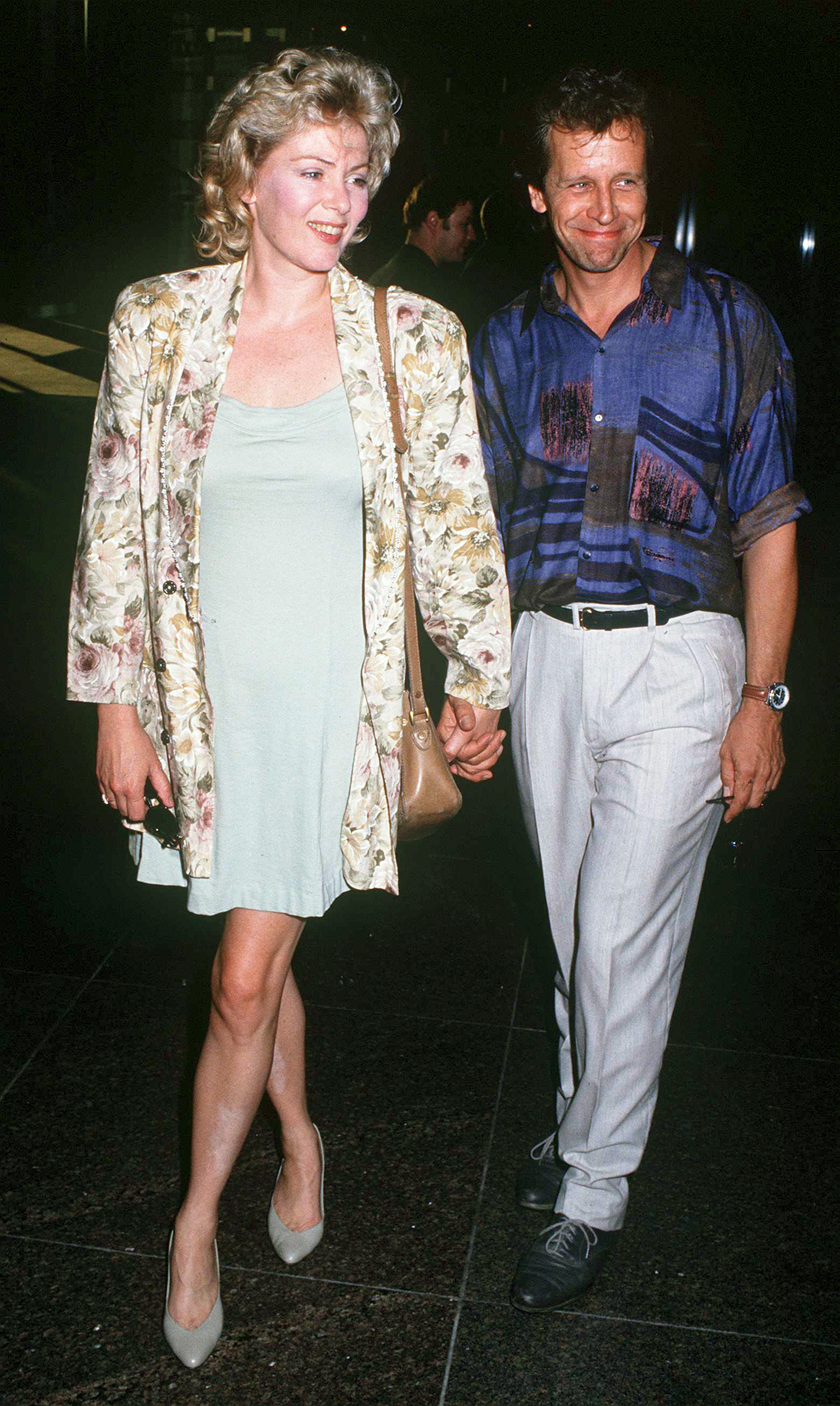 Actress Jean Smart with her husband, actor Richard Gilliland pictured holding hands on January 1, 1992 | Source: Getty Images