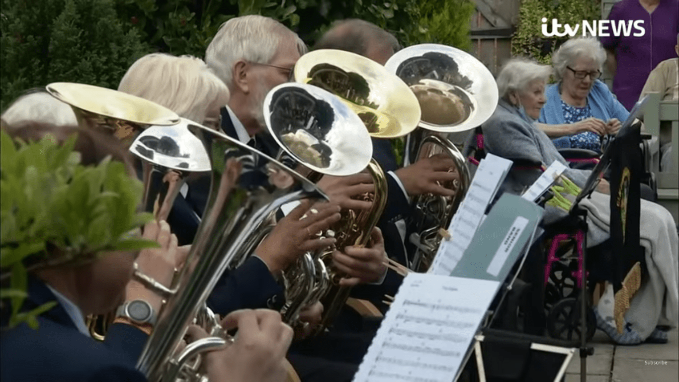 Brass band's visit to Jack Annall on his birthday | Photo : Youtube.com/ITV News