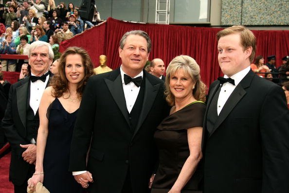 Kristin Gore, Al Gore, his wife Tipper and son Al Gore III at the Kodak Theatre on February 25, 2007 in Hollywood, California | Photo: Getty Images