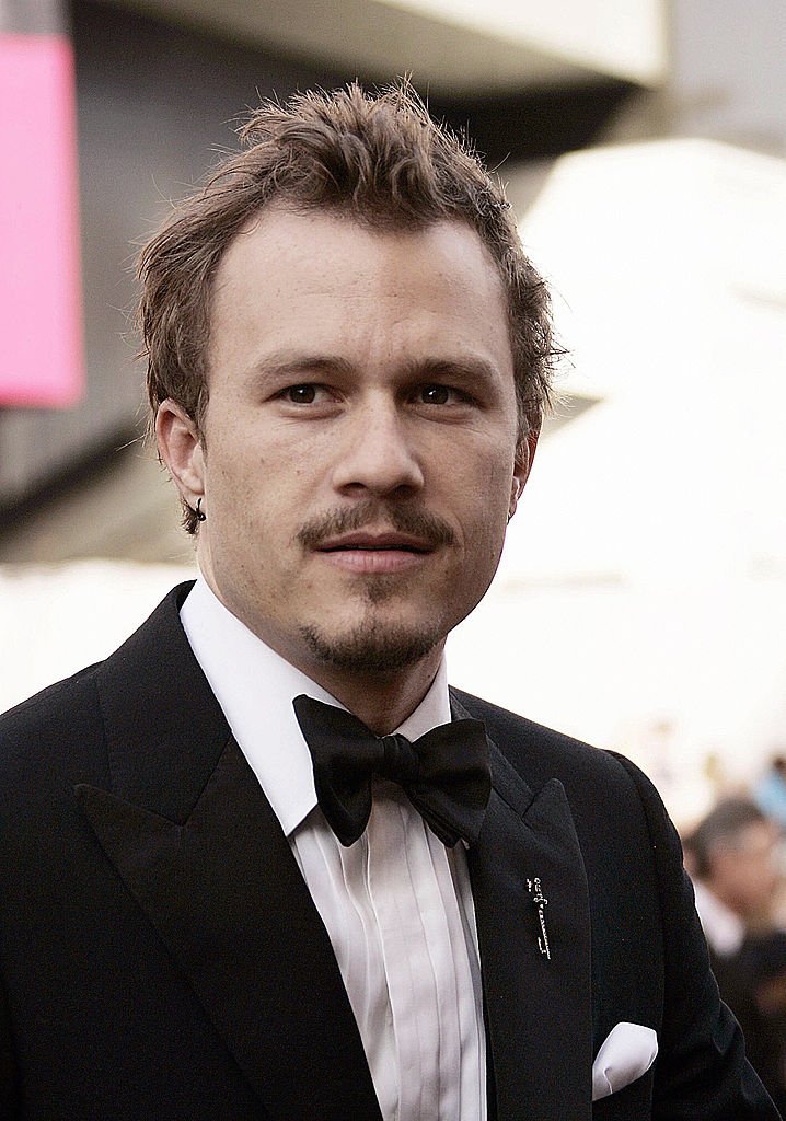Der australische Schauspieler Heath Ledger kam 2006 für die 78. Academy Awards im Kodak Theatre in Hollywood an. | Quelle: Getty Images