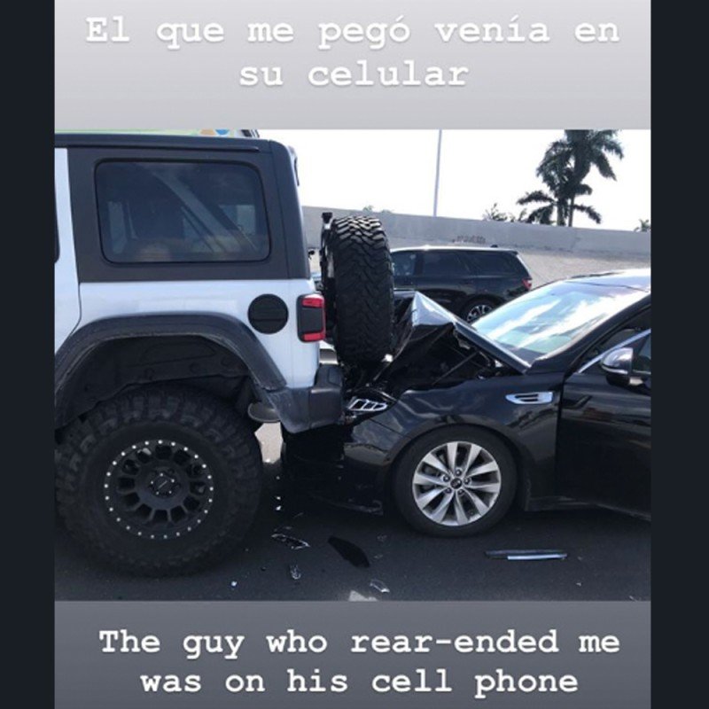Choque de ambos coches. | Imagen: Instagram / marcoantonioregil 