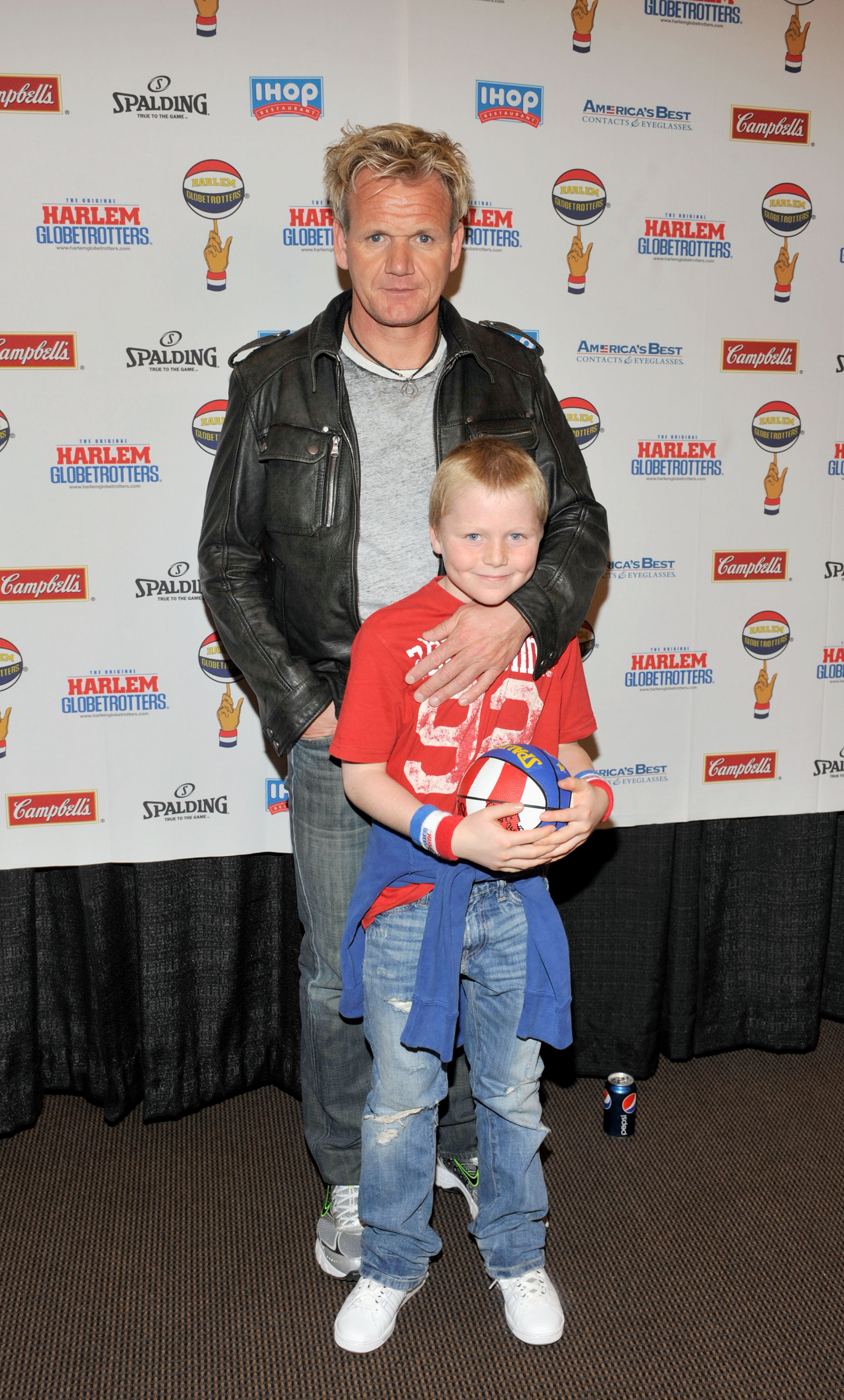 Gordon Ramsay and Jack Scott Ramsay at the Harlem Globetrotters 2009 "Spinning The Globe " World Tour on February 15, 2009, in Los Angeles, California. | Source: Getty Images