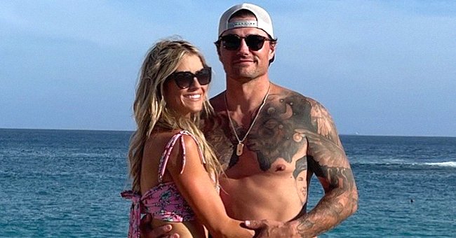 Christina Haack and her boyfriend Joshua Hall at the beach  | Photo: Instagram/christinahaack