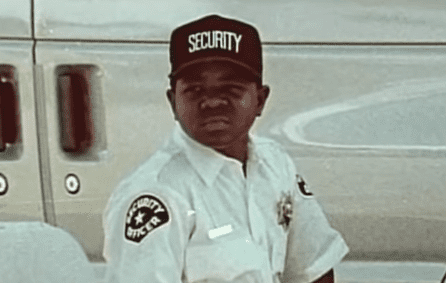 Gary Coleman como guardia de seguridad. │Foto: YouTube / ABC News