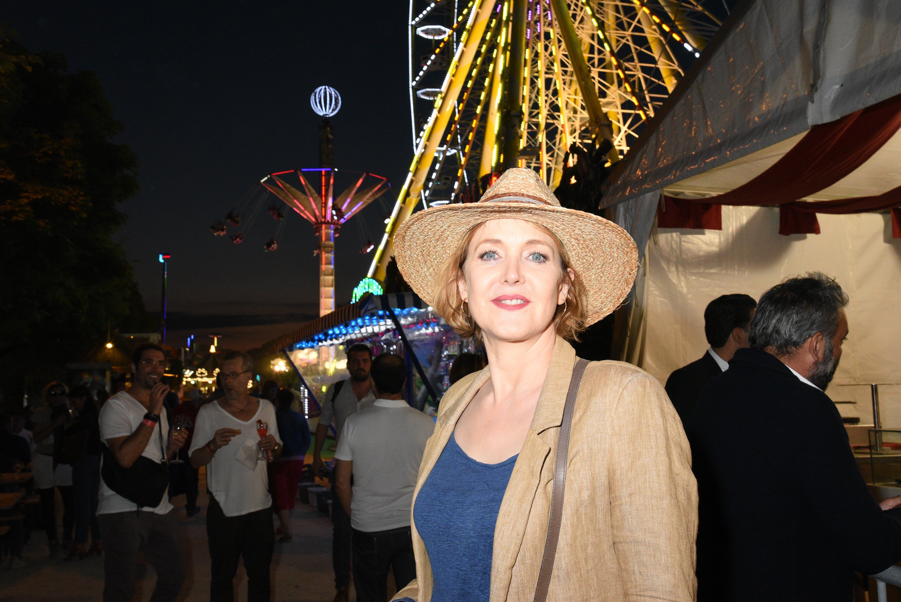 Agnès Soral participe à la Fête des Tuileries le 23 juin 2017 à Paris, France. | Photo : Getty Images Agnès Soral participe à la Fête des Tuileries le 23 juin 2017 à Paris, France. | Photo : Getty Images