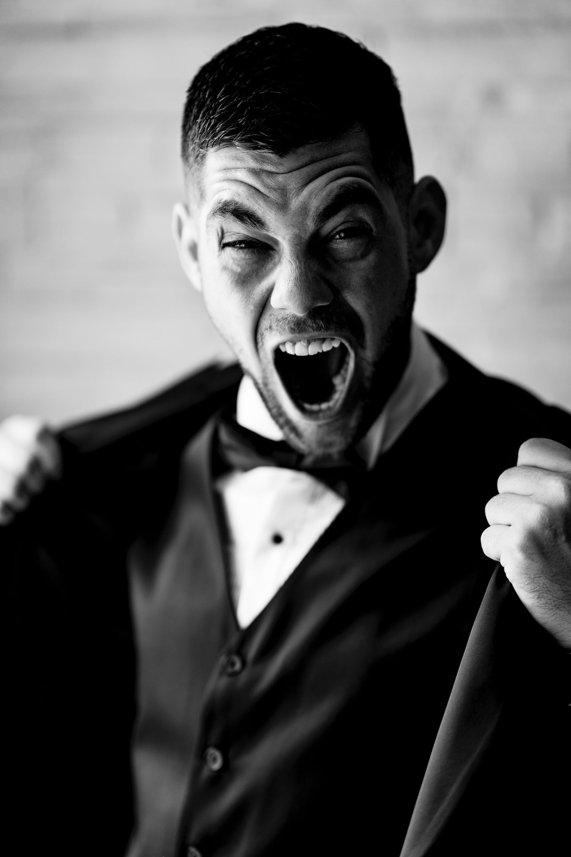Angry groom shouting | Source: Pexels