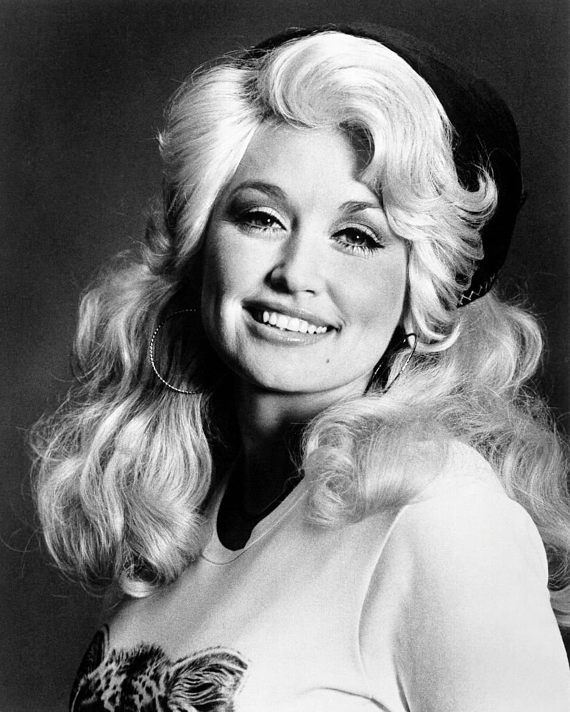 Dolly Parton poses for a portrait, circa 1970 | Source: Getty Images