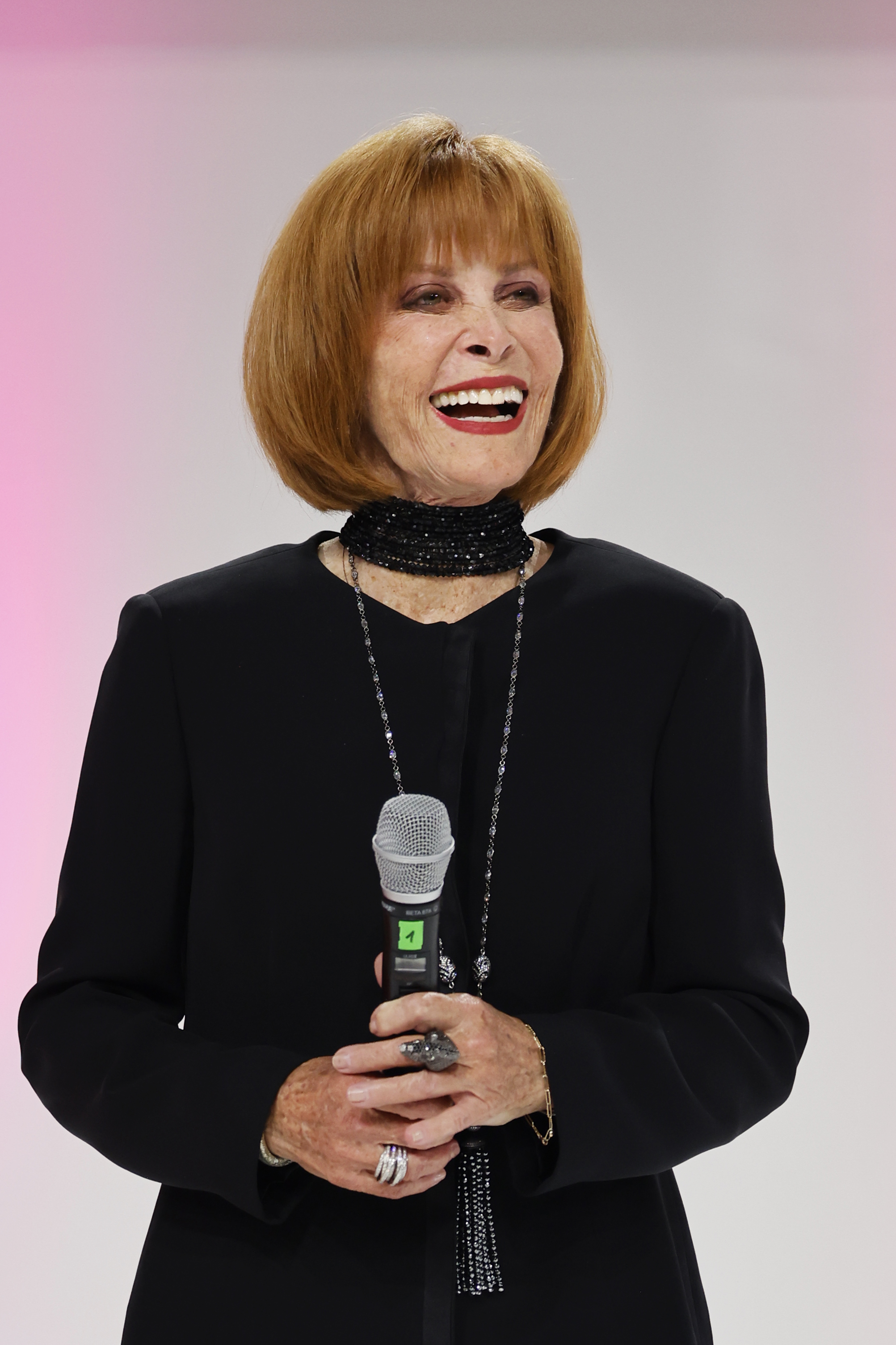 Stefanie Powers during Gloria - Deutscher Kosmetikpreis 2023 at Messe Duesseldorf on April 1, 2023 in Dusseldorf, Germany. | Source: Getty Images