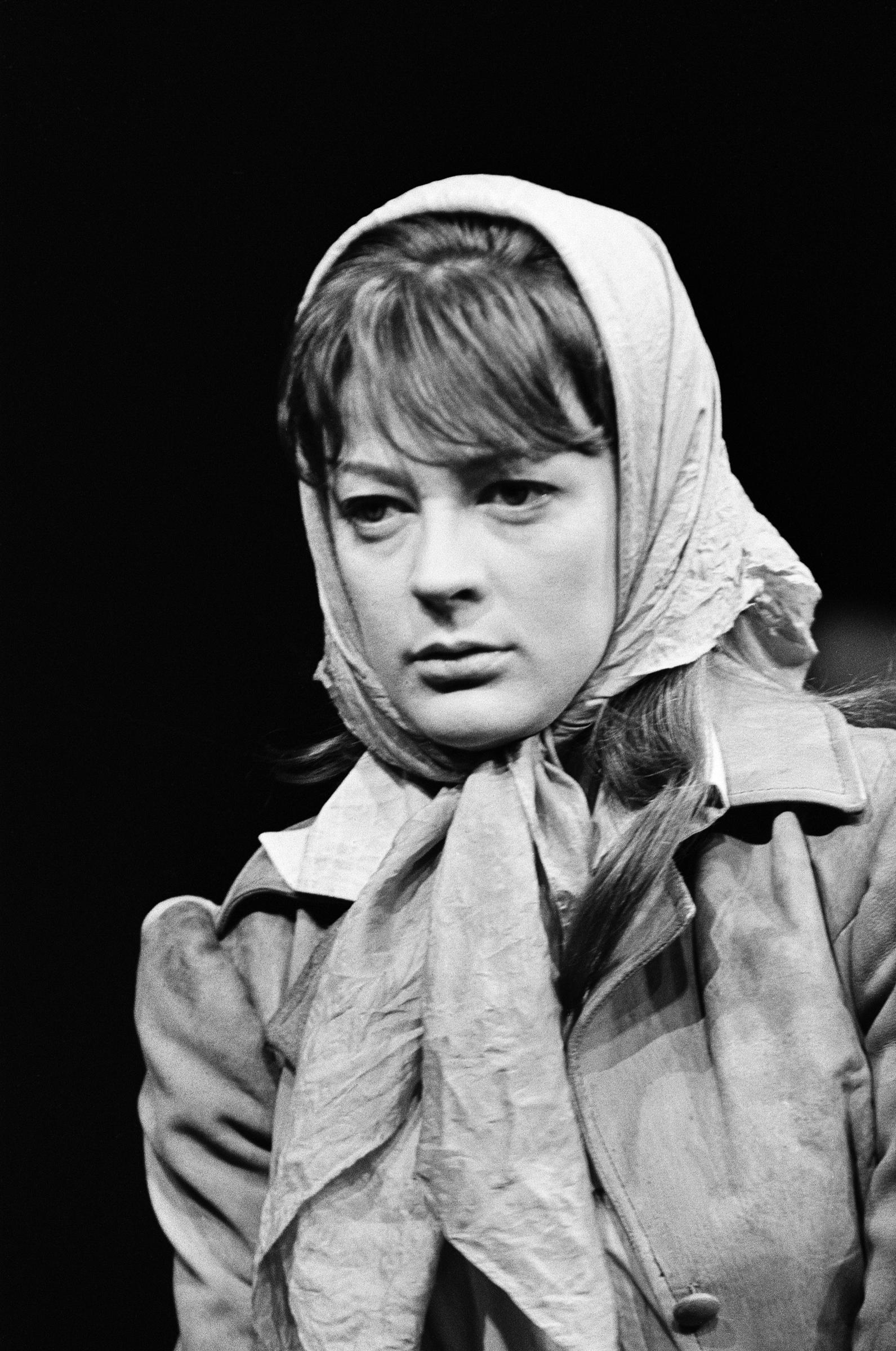 Maggie Smith pictured on the set of the play "The Master Builder" in 1965 | Source: Getty Images