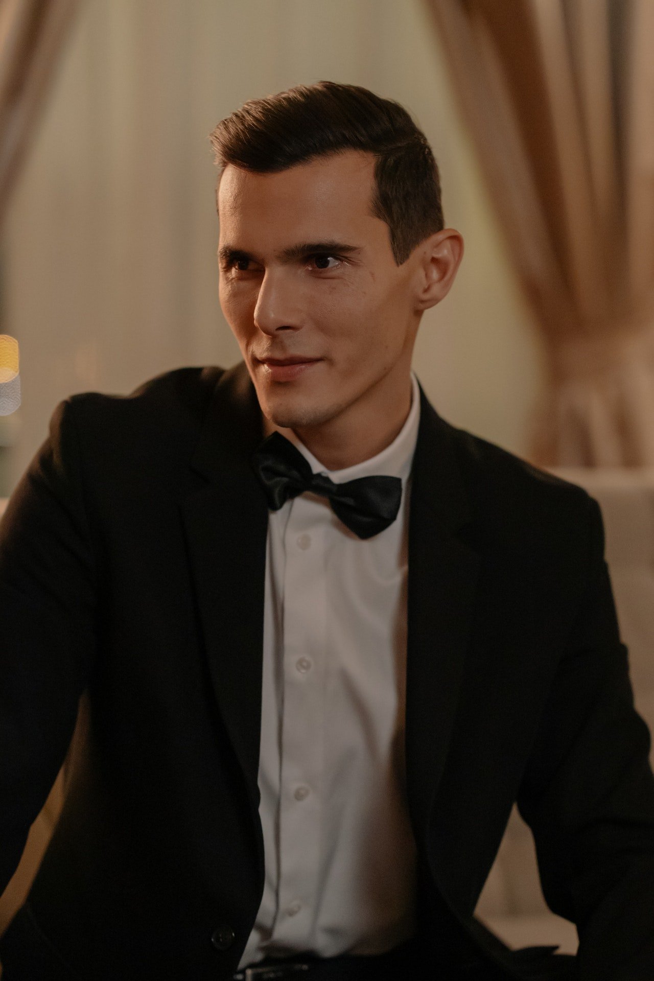 Rich Old Man Dresses up as a Pauper to Check on His Five-Star Hotel