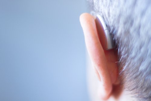 A modern in ear hearing aid. | Source: Shutterstock.