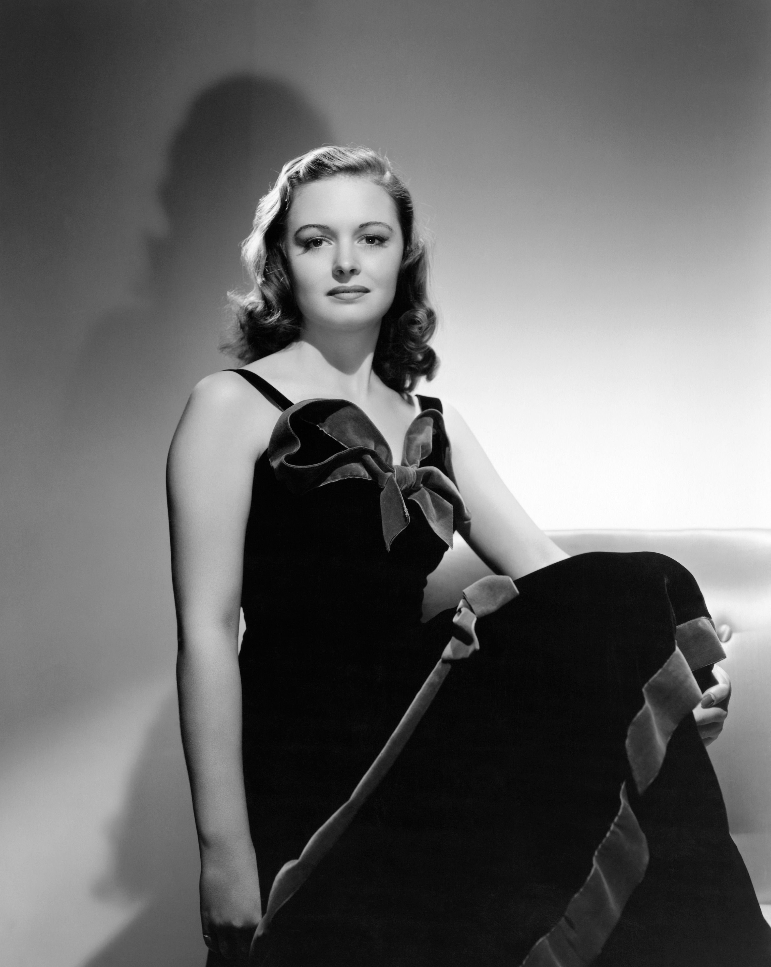 Donna Reed poses for her first sitting portrait in 1941 | Photo: John Springer Collection/CORBIS/Getty Images