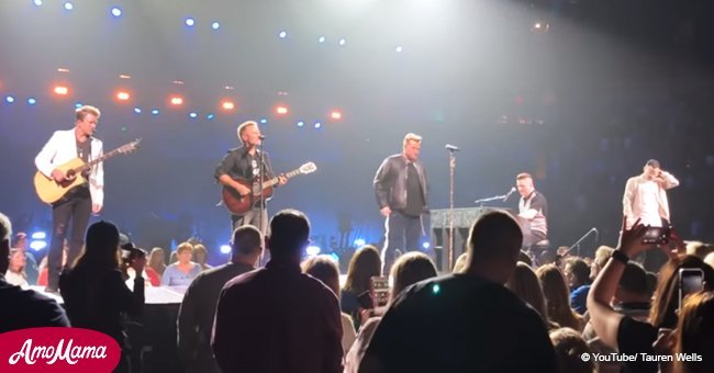 Country superstars joined a Christian band to praise Jesus in front of thousands people