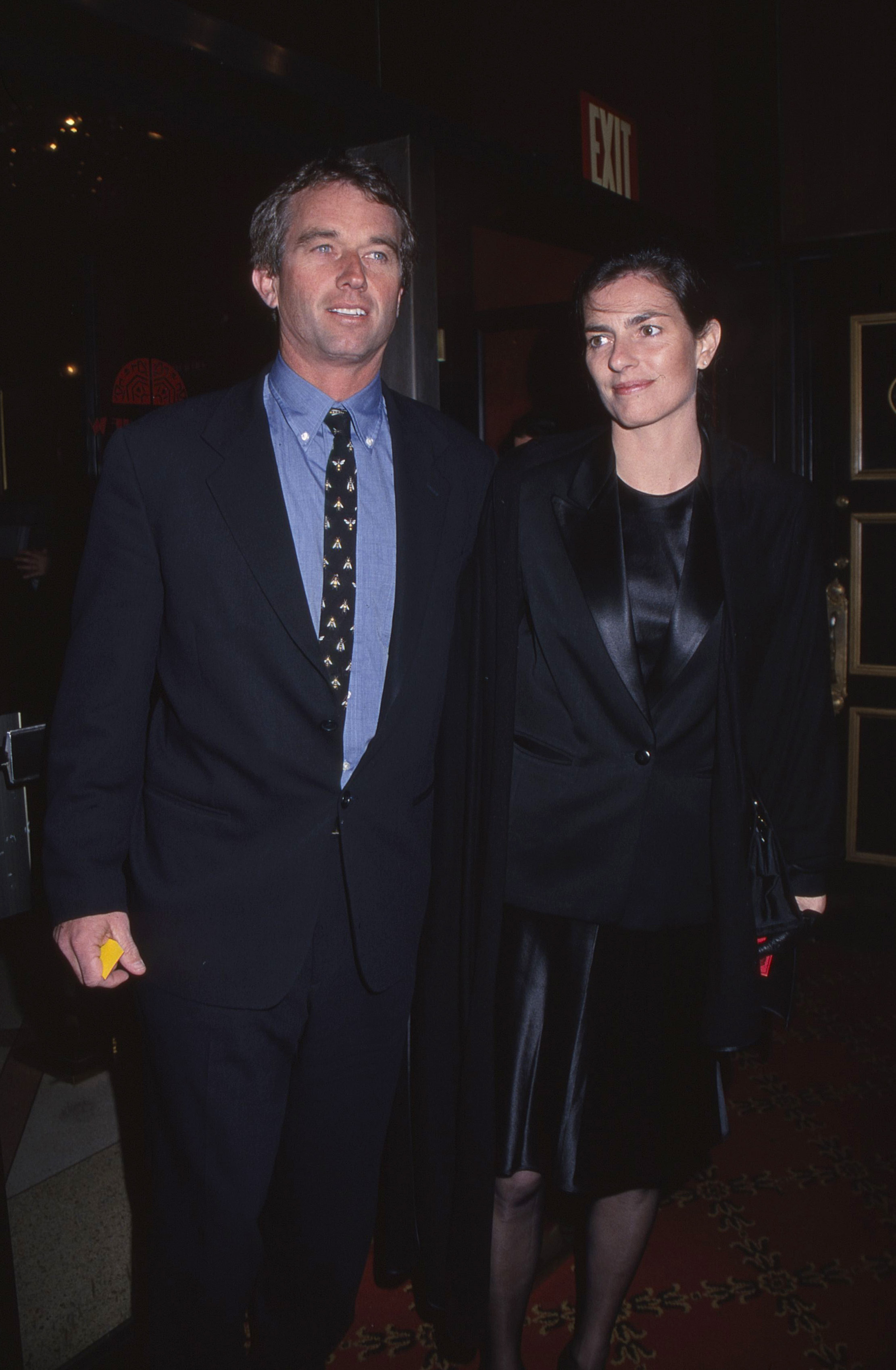 Robert Kennedy Jr. and Mary Richardson Kennedy attend the premiere of "The Cider House Rules" on November 14, 1999 | Source: Getty Images