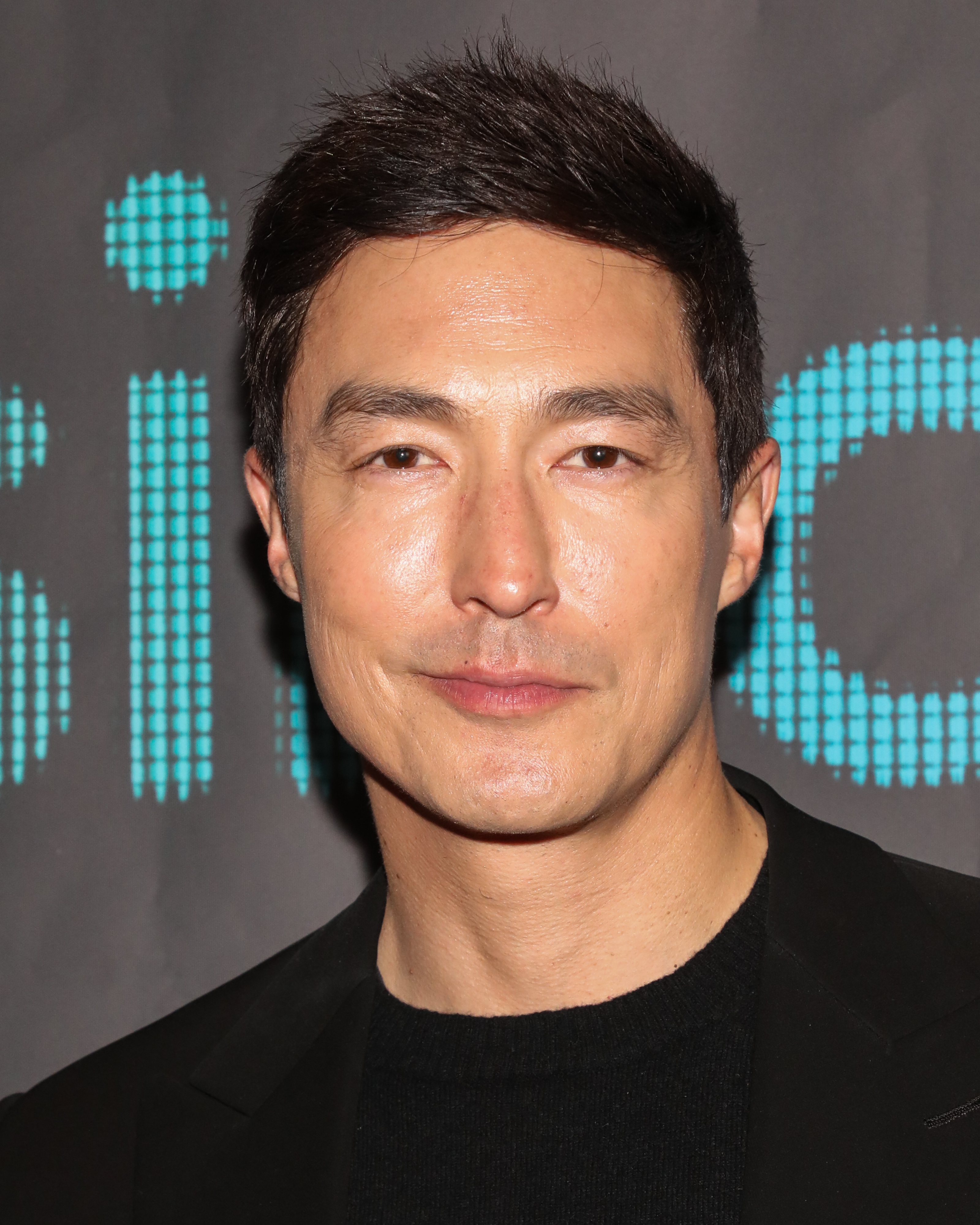Daniel henney gay