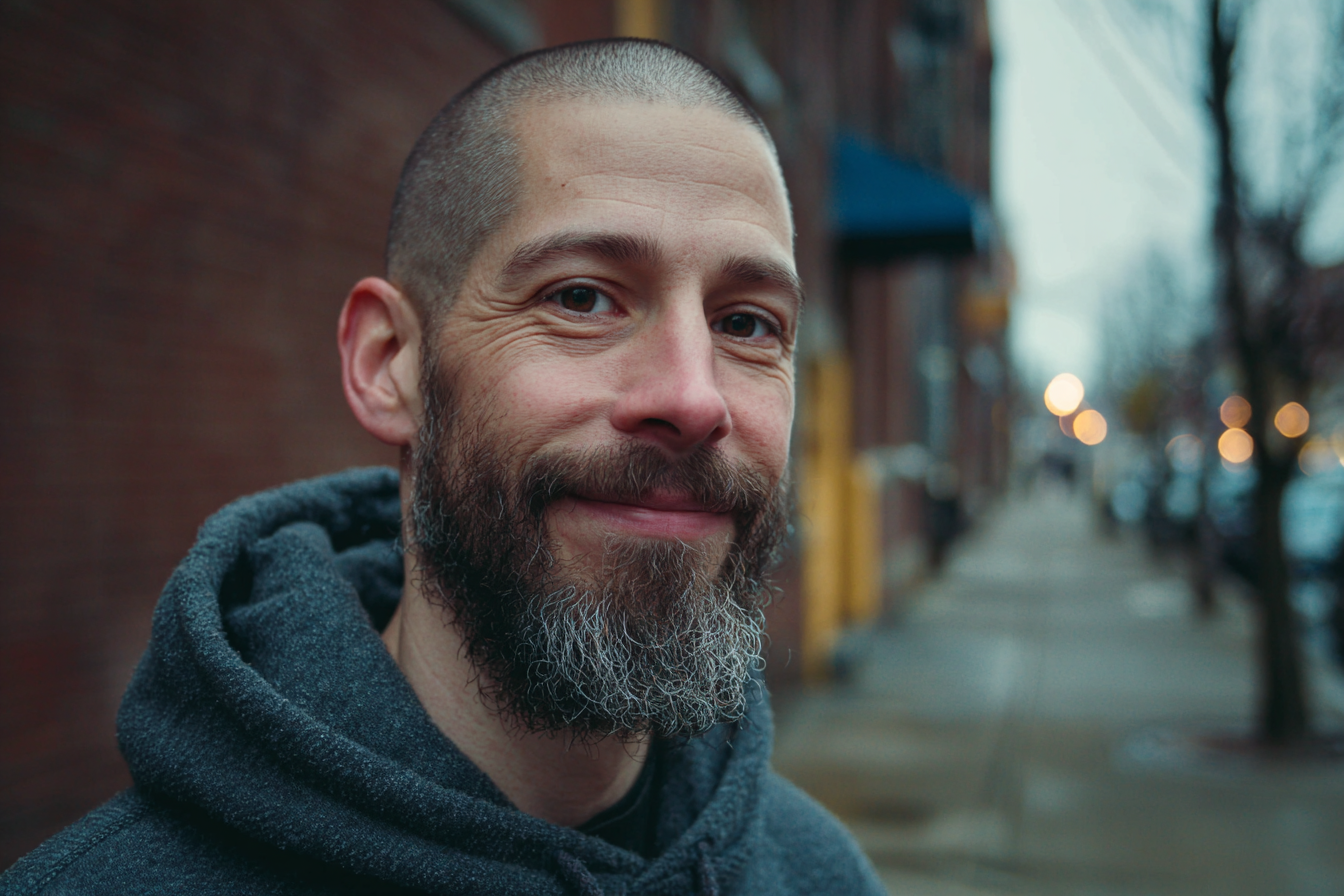 A man smiling | Source: Midjourney