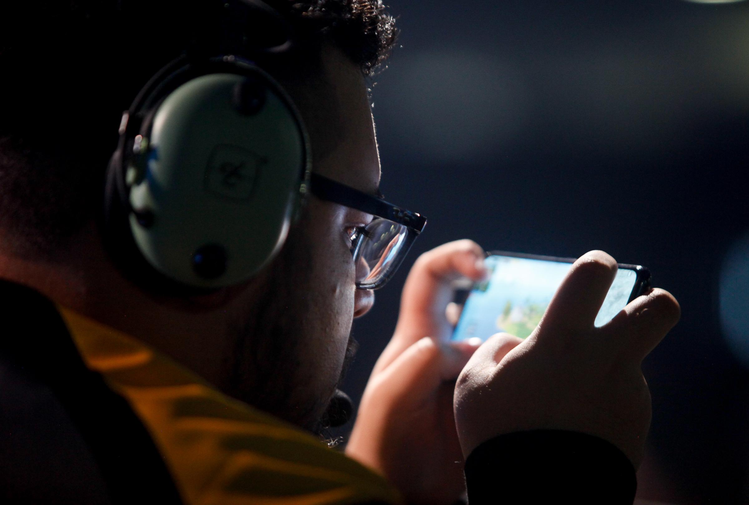 Jonathan "J7" Galaviz of the team Pittsburgh Knights competes with his team during the ESL Mobile Open during DreamHack Atlanta 2019 at the Georgia World Congress Center on November 15. | Source: Getty Images