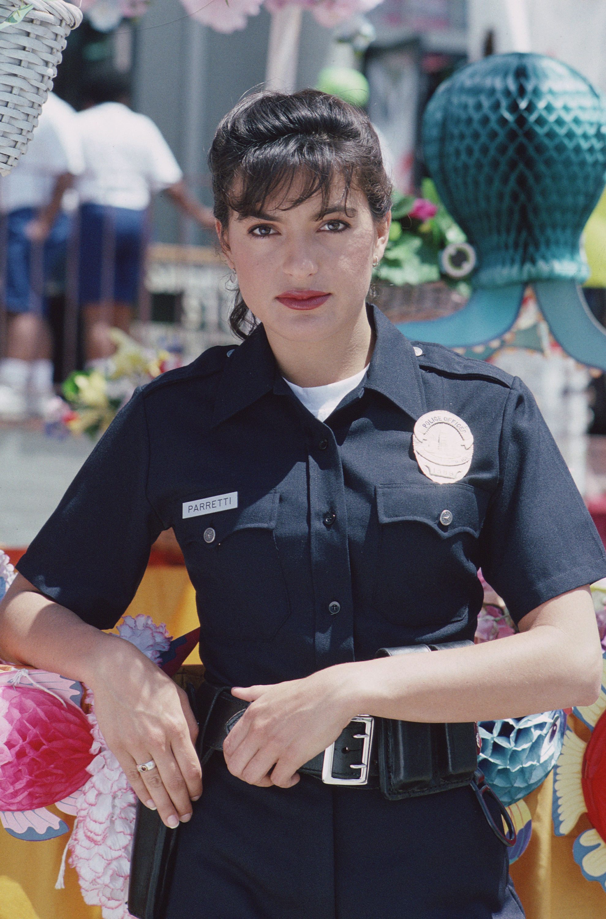 Mariska Hargitay posa para el programa policíaco de la CBS "Tequila & Bonetti", 1992 | Foto: Getty Images