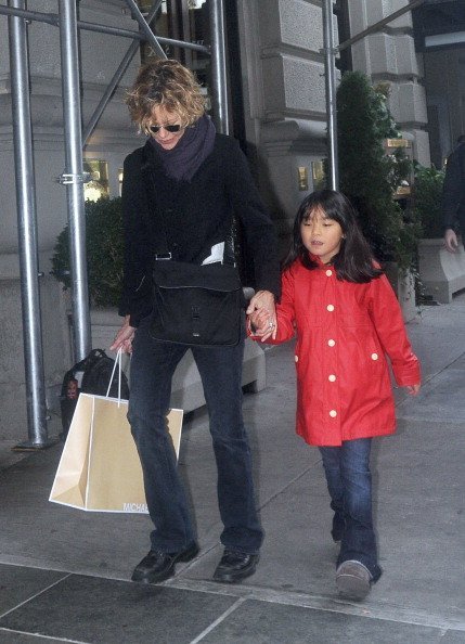 Meg Ryan and daughter Daisy on November 2, 2012 in New York City | Photo: Getty Images
