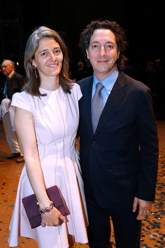 Guillaumre Gallienne et son épouse Amandine Gallienne assistent à la danseuse star Aurelie Dupont dit au revoir à l'Opéra de Paris dans "L'histoire de Manon" à l'Opéra Garnier le 18 mai 2015 à Paris, France. | Photo : Getty Images