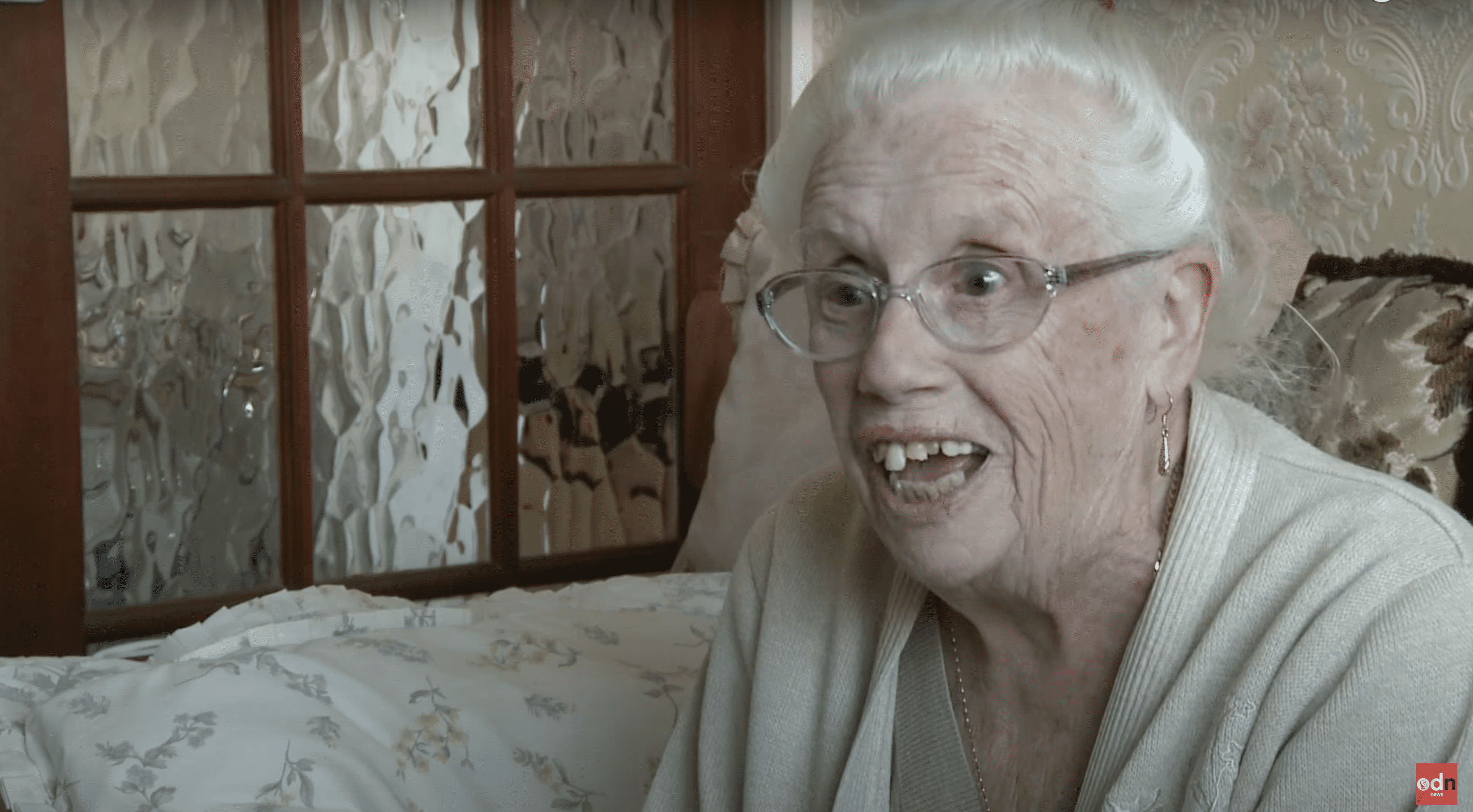 Doreen Mann, la jubilada de 87 años de Essex. | Foto: YouTube.com/On Demand News