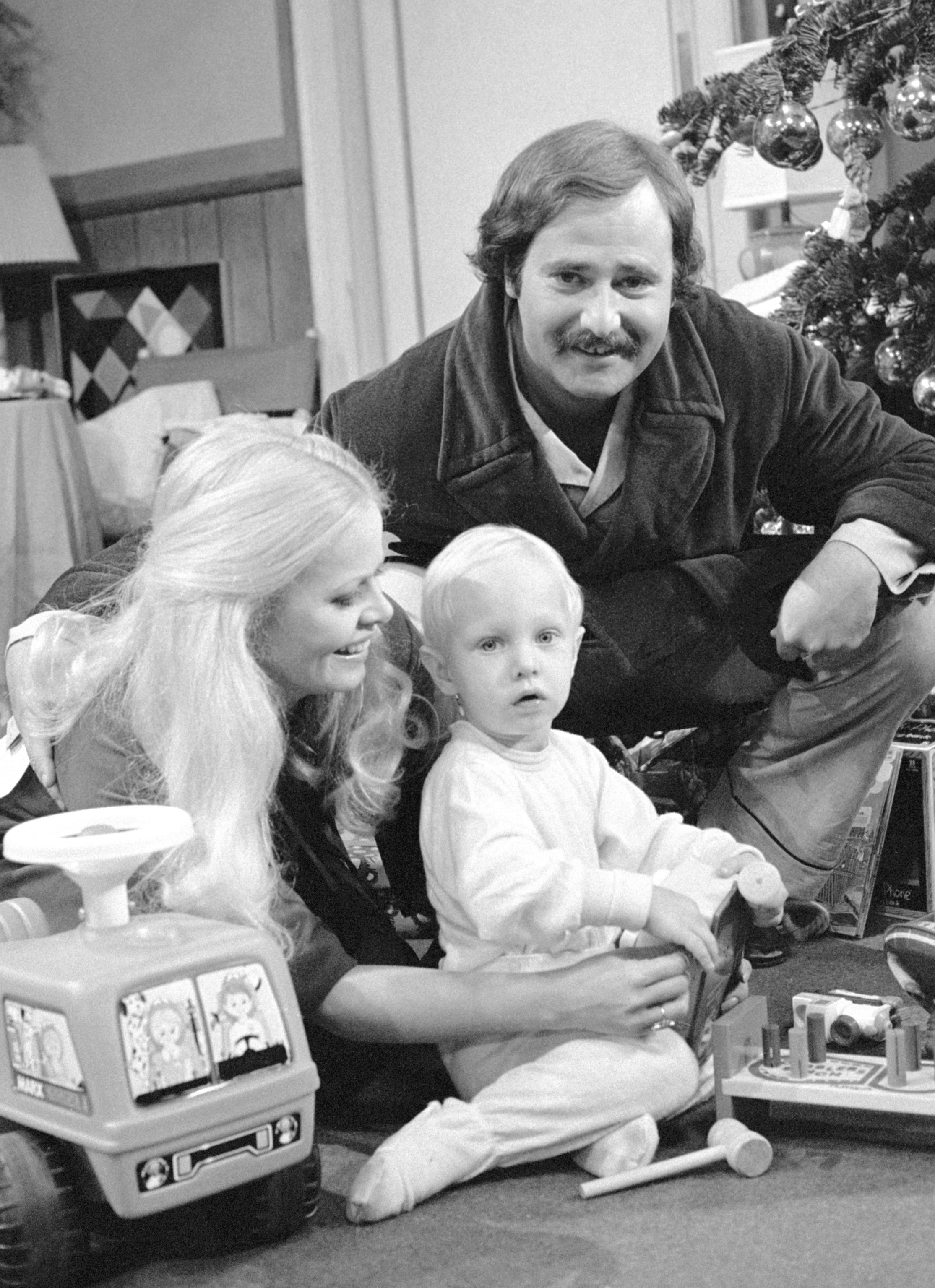  "All in the Family" cast members Sally Struthers (as Gloria Bunker Stivic), Justin Draeger (as Joey Stivic) and Rob Reiner as Michael Stivic | Source: Getty Images