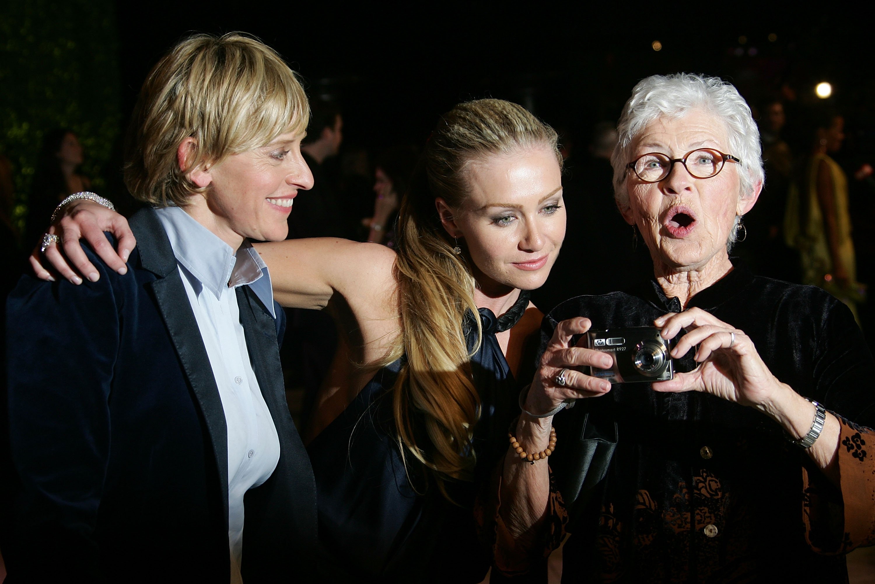 Ellen DeGeneres, Portia de Ross, and Betty DeGeneres arrive at the 2007 Vanity Fair Oscar Party at Mortons on February 25, 2007 | Photo: GettyImages