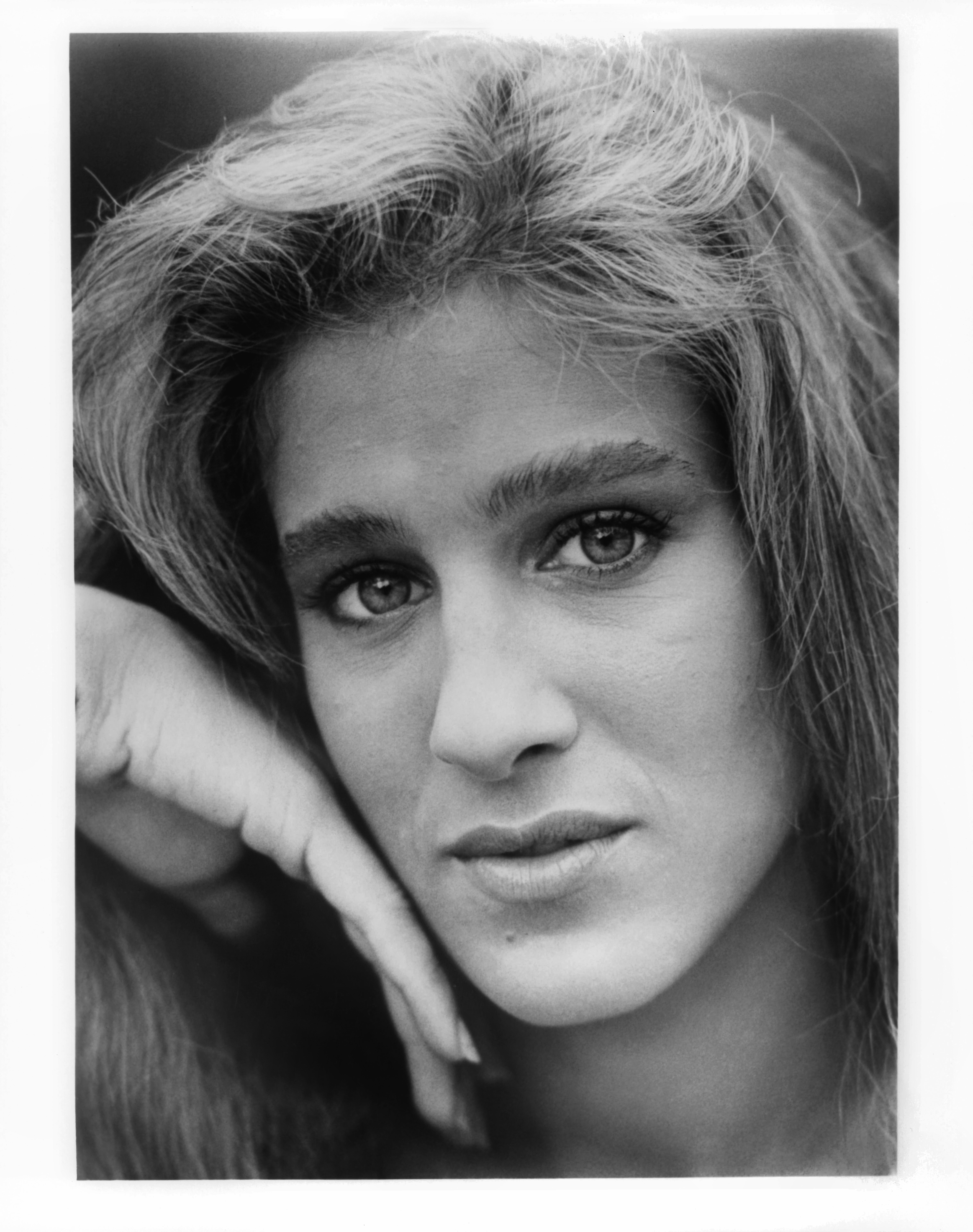 Sarah Jessica Parker's publicity portrait for the film "Girls Just Want To Have Fun" in 1985 | Source: Getty Images