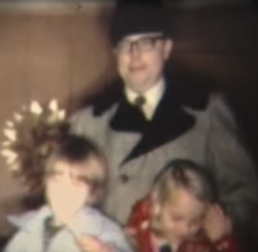 Bob Borgman with two of his children | Source: youtube.com/@furqanmfr1210