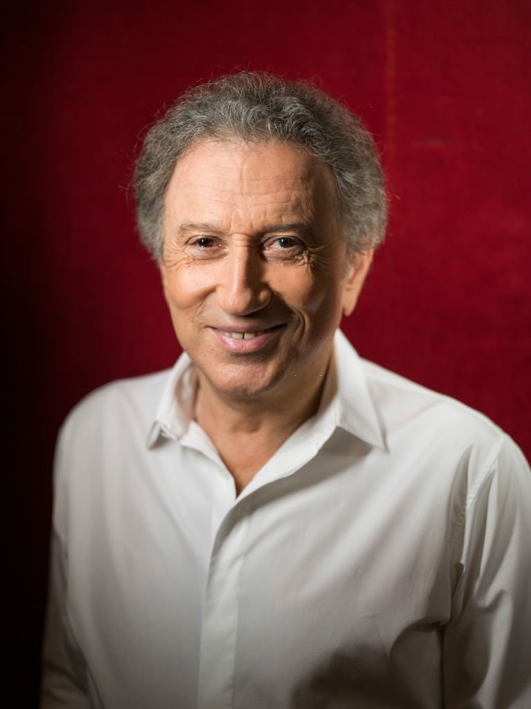 L'acteur et présentateur de télévision Michel Drucker est photographié pour Paris Match le 2 octobre 2016 à Paris, France. | Photo : Getty Images