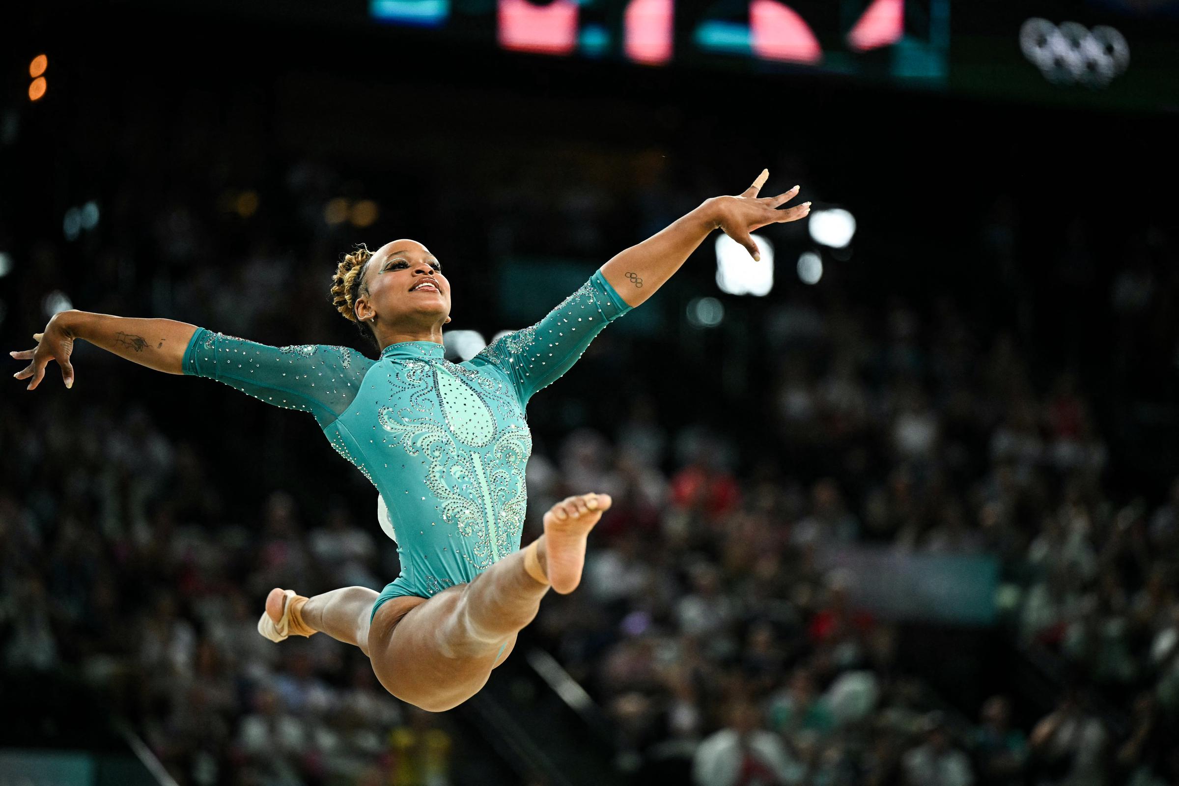 Rebeca Andrade competes in the floor exercise final on August 5, 2024 | Source: Getty Images