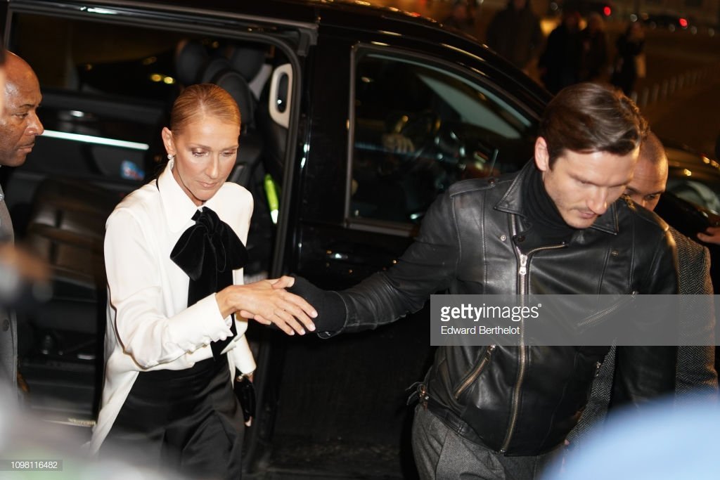 Céline Dion et Pepe Munoz assistent au défilé de la Giorgio Armani Prive, lors de la Paris Fashion Week - Haute Couture Spring Summer 2020, le 22 janvier 2019, à Paris, France.| Photo : Getty Images Céline Dion et Pepe Munoz assistent au défilé de la Giorgio Armani Prive, lors de la Paris Fashion Week - Haute Couture Spring Summer 2020, le 22 janvier 2019, à Paris, France.| Photo : Getty Images