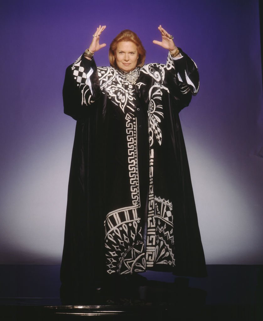 El psíquico Walter Mercado posa para un retrato en 2001 en Los Ángeles, California. I Foto: Getty Images. El psíquico Walter Mercado posa para un retrato en 2001 en Los Ángeles, California. I Foto: Getty Images.