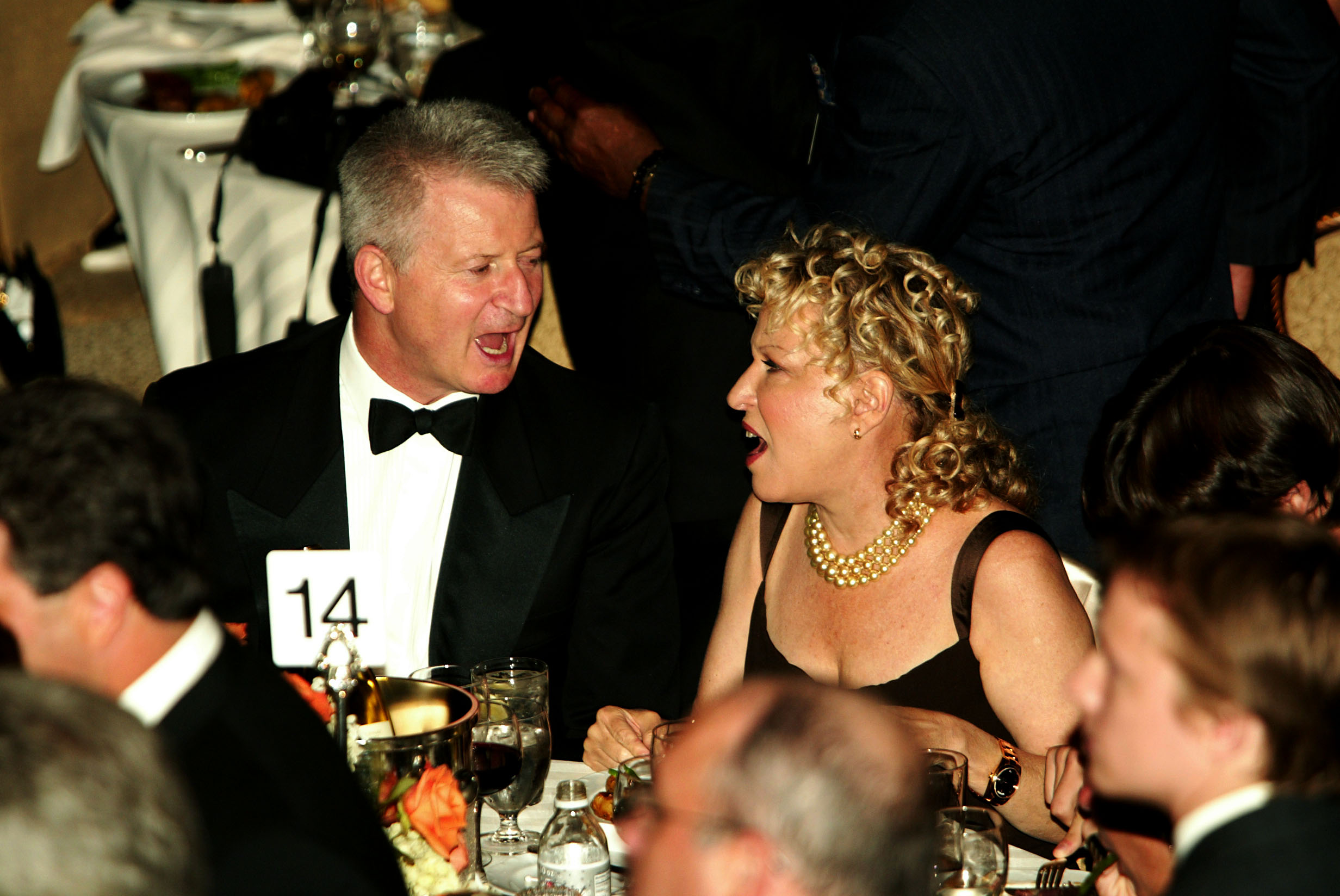 Bette Midler and Martin von Haselberg in New York in 2002 | Source: Getty Images