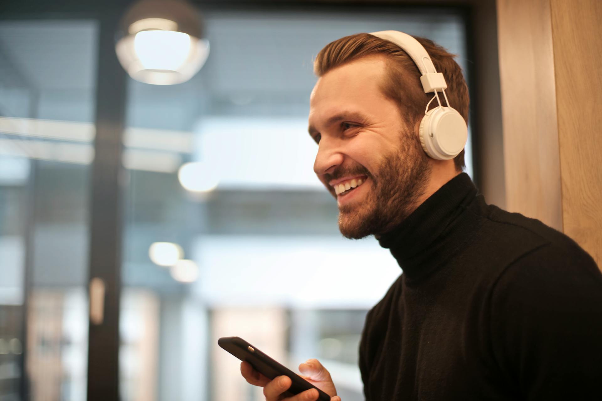 Happy man | Source: Pexels