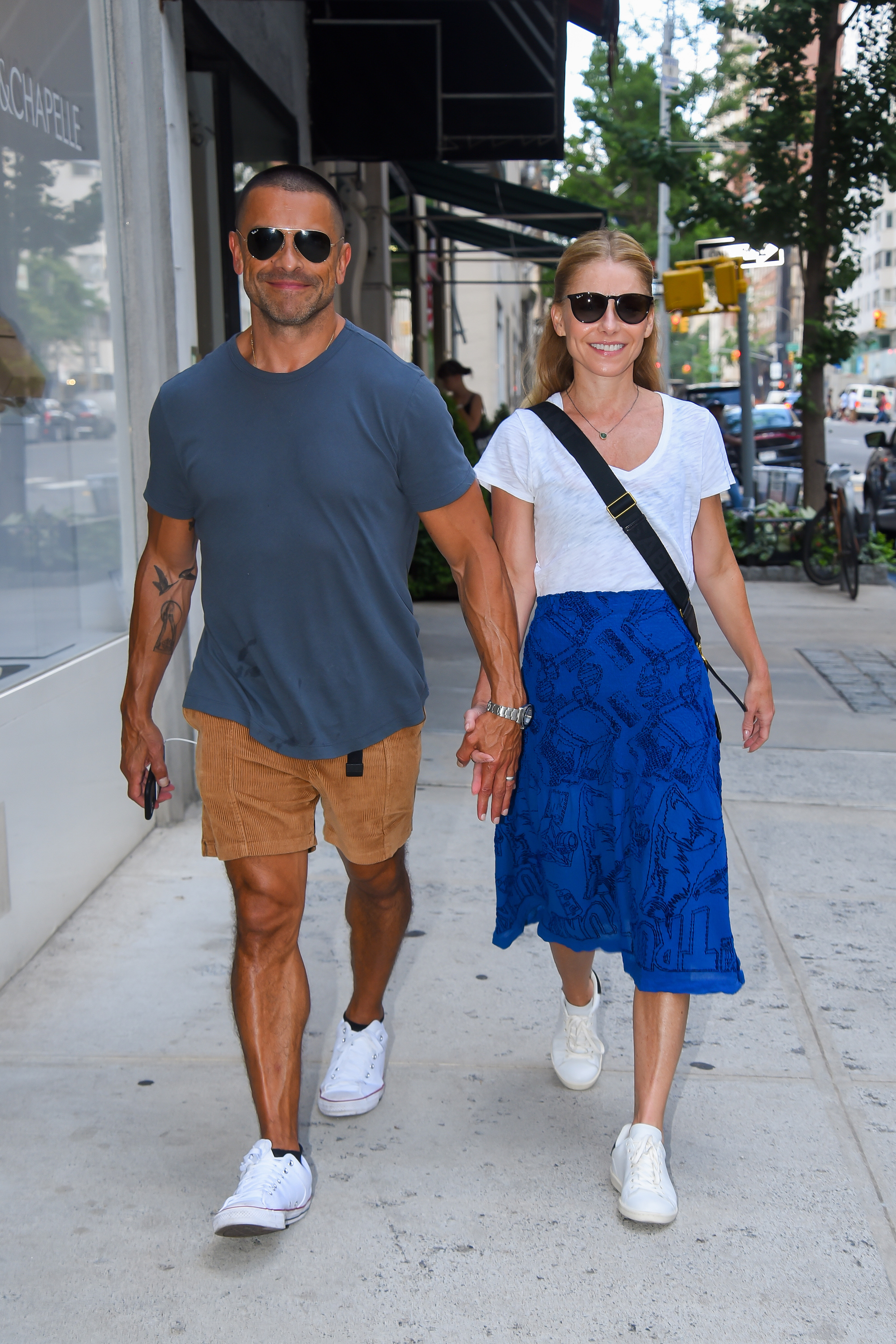 Mark Consuelos and Kelly Ripa in Manhattan on July 21, 2022. | Source: Getty Images