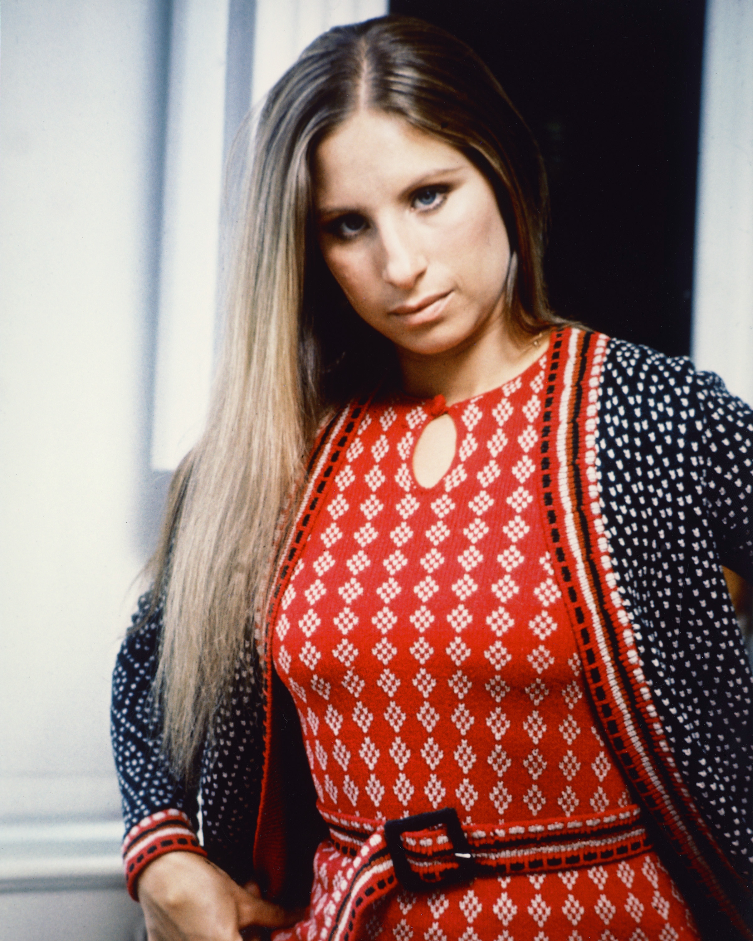 Barbra Streisand posing for a portrait picture in 1965 | Source: Getty Images